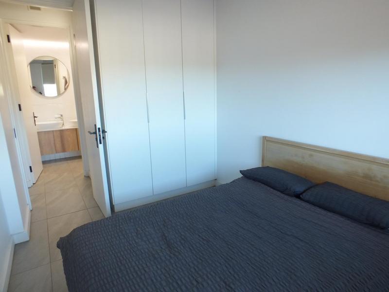 To Let 1 Bedroom Property for Rent in Devonbosch Precinct Western Cape